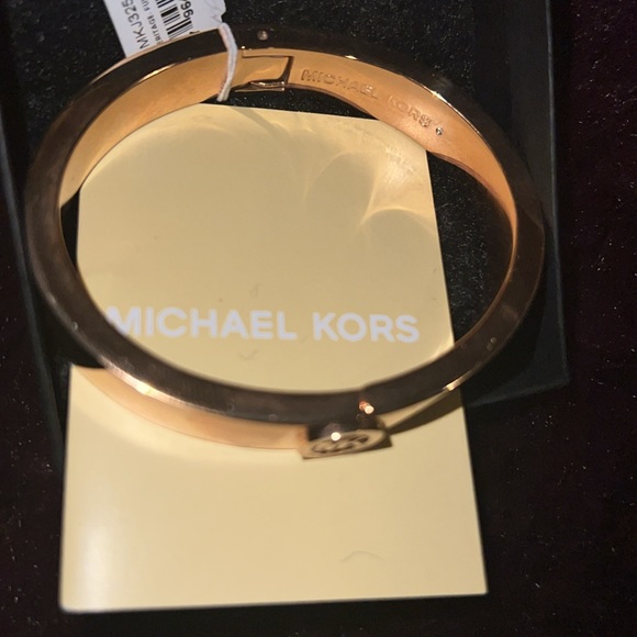 NWT MICHAEL KORS MK Logo Rose Gold Heritage Fulton Bangle MKJ3251791new with tag - Picture 12 of 12